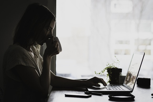 Is Social Media Supportive or a Hinderance to those Grieving